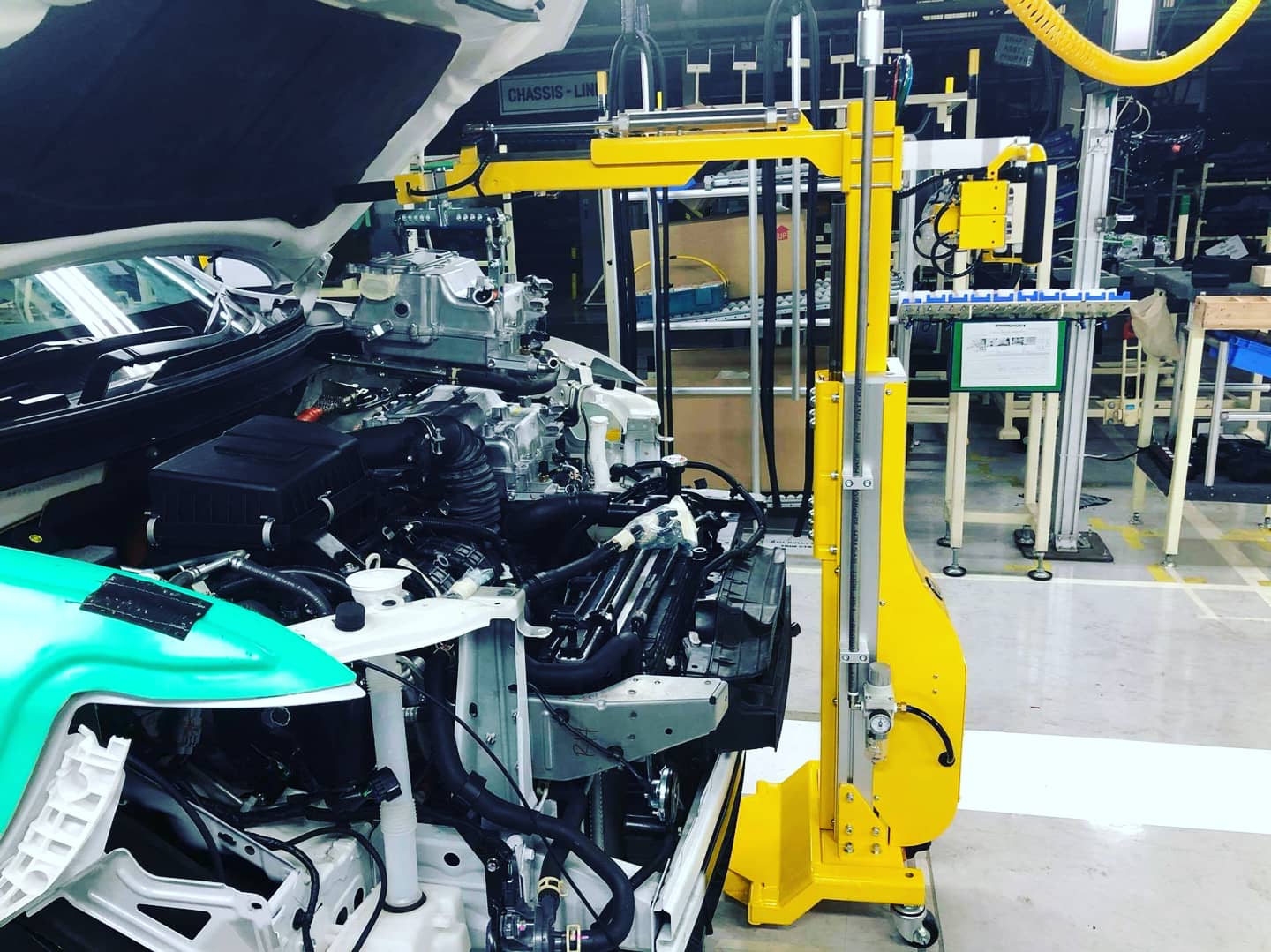Close view of the deployed FPDU assist device in the factory