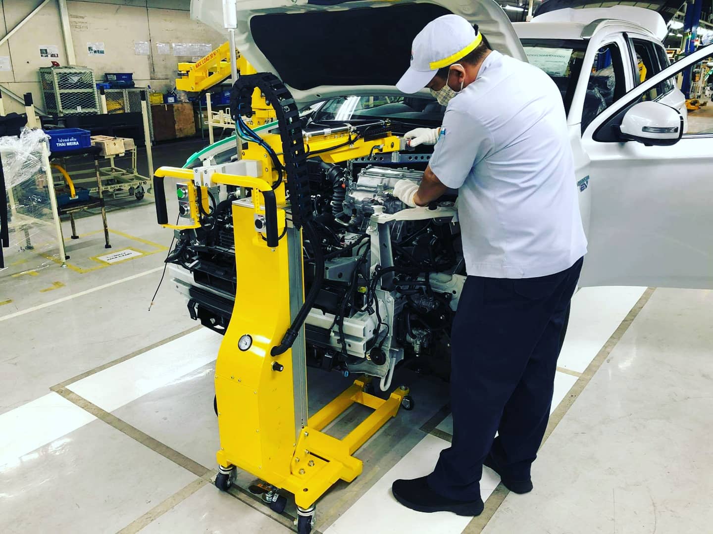 The FPDU assist device in use on the Mitsubishi PHEV assembly line
