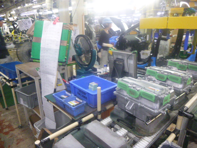 PHEV manual assembly line at MMTh Factory 1